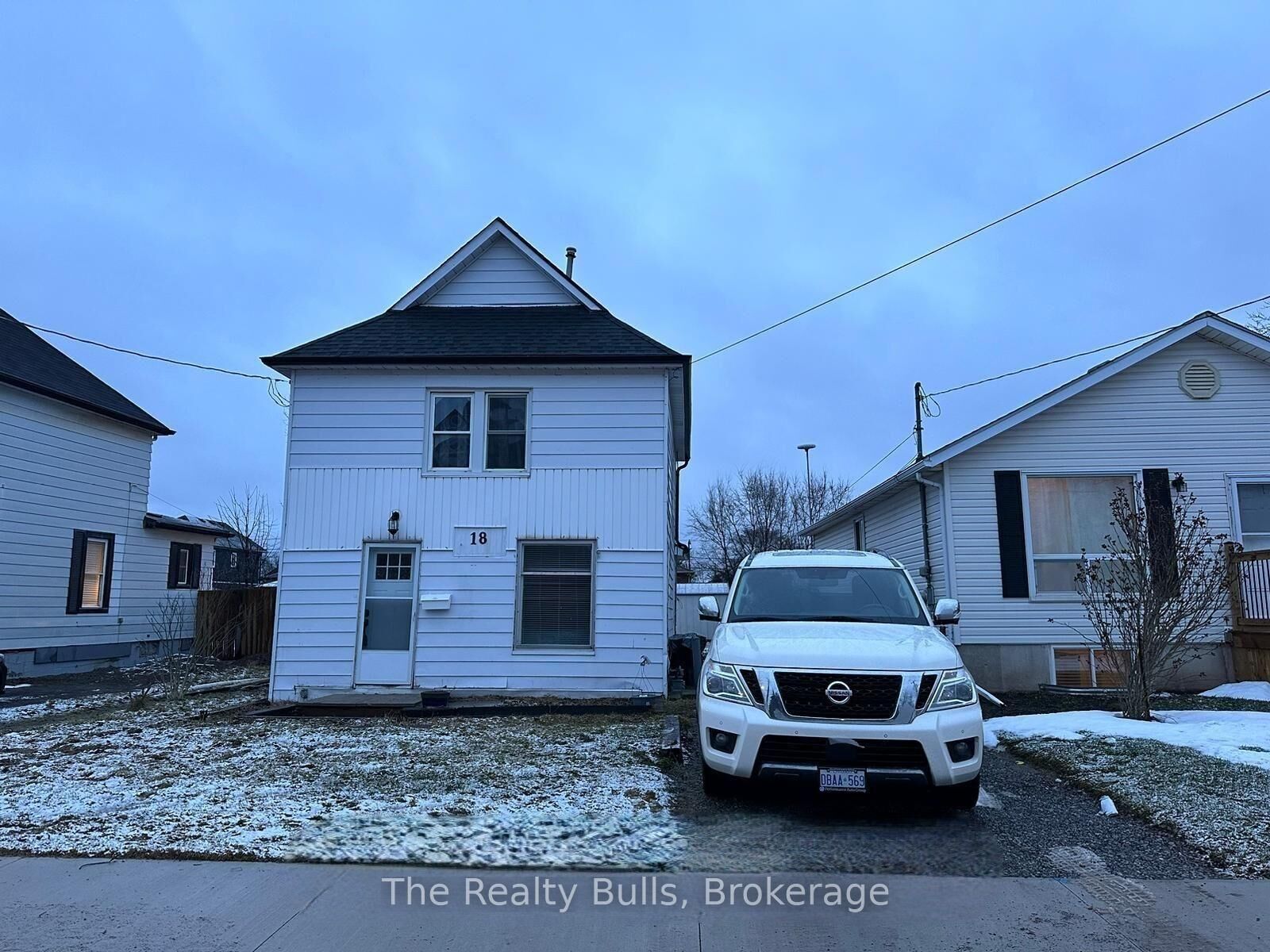 Property Photo:  18 Forks Road E  ON L3B 5K1 