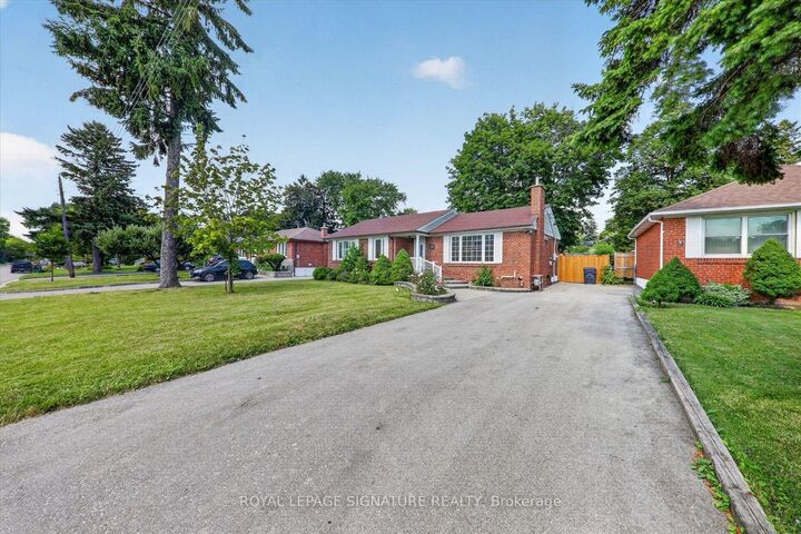 Property Photo:  9 Lejune Road  ON M1T 2S6 