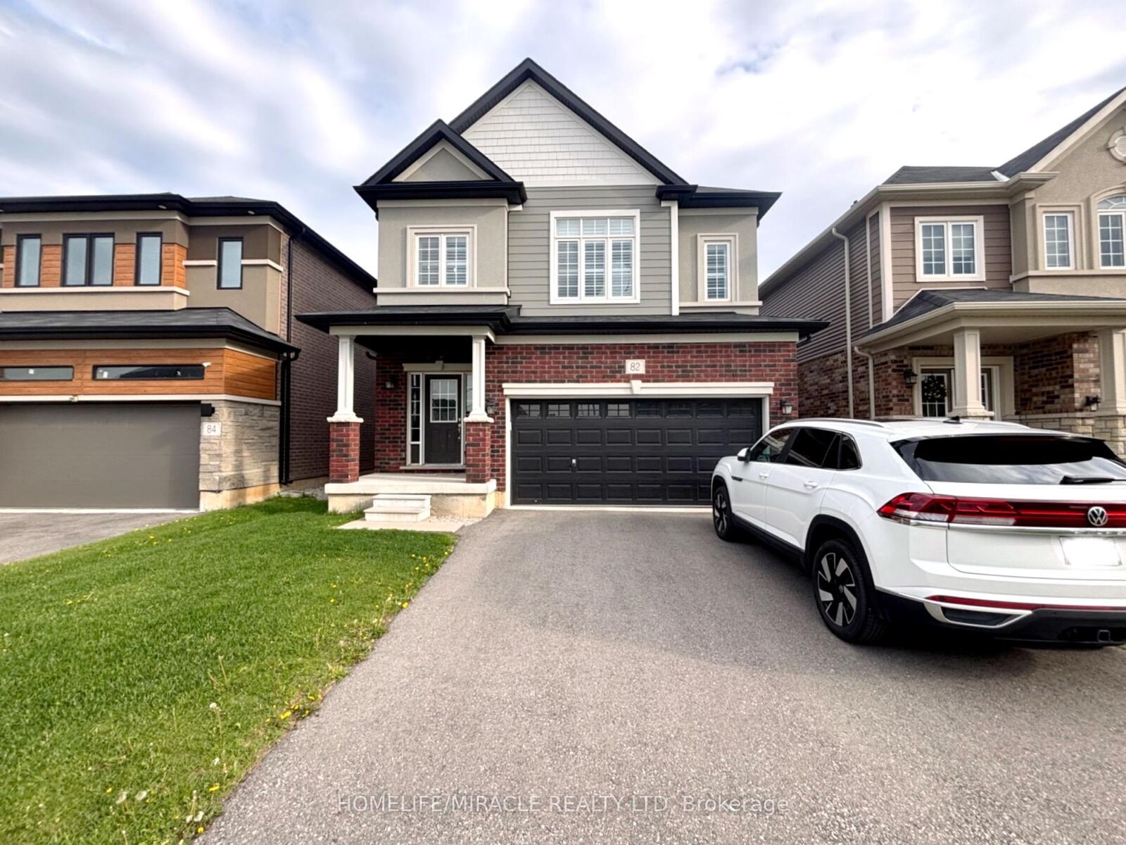 Property Photo:  82 Scenic Ridge Gate  ON N3L 0K2 