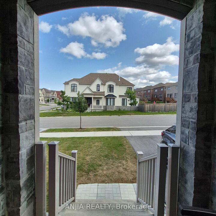 Property Photo:  50 Meadow Vista Crescent Upper  ON L9N 0T4 