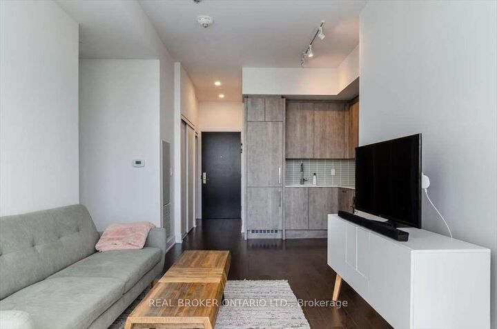 Property Photo:  181 Bedford Road 2501  ON M5R 0C2 