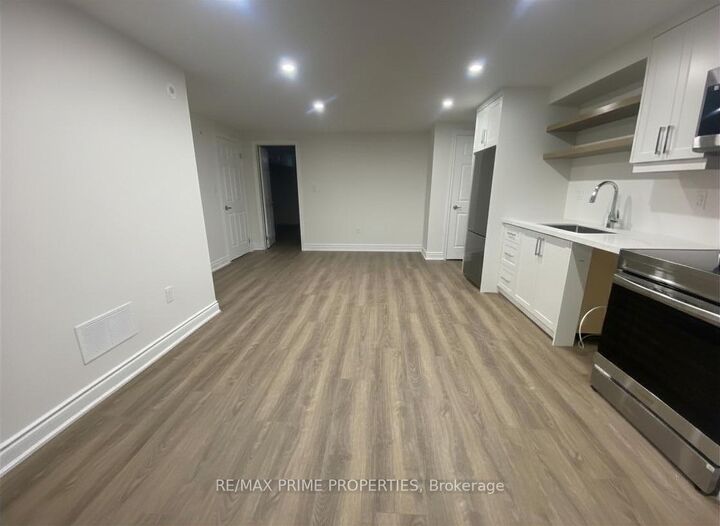 Property Photo: 2929 Bur Oak Avenue Basement ON L6B 1E6