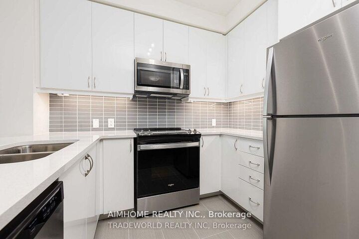 Property Photo:  4955 Yonge Street 1205  ON M2N 0L8 