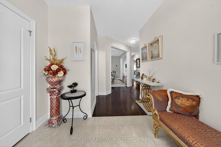 Property Photo:  121 Centre Street  ON L0M 1B0 