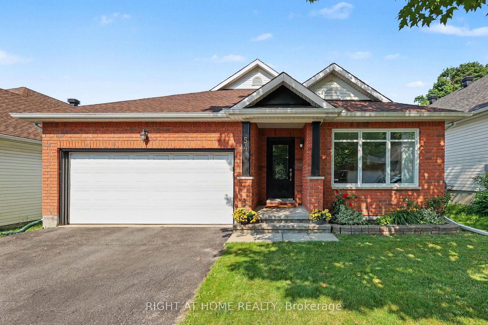 Property Photo:  54 Fieldcrest Avenue  ON K2J 4Y8 