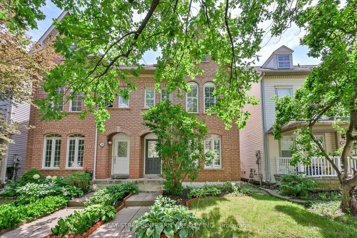 Property Photo:  208 Georgian Drive  ON L6H 6T8 