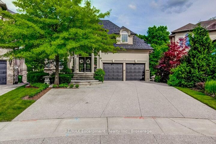 Property Photo:  172 Diiorio Circle  ON L9K 1T3 