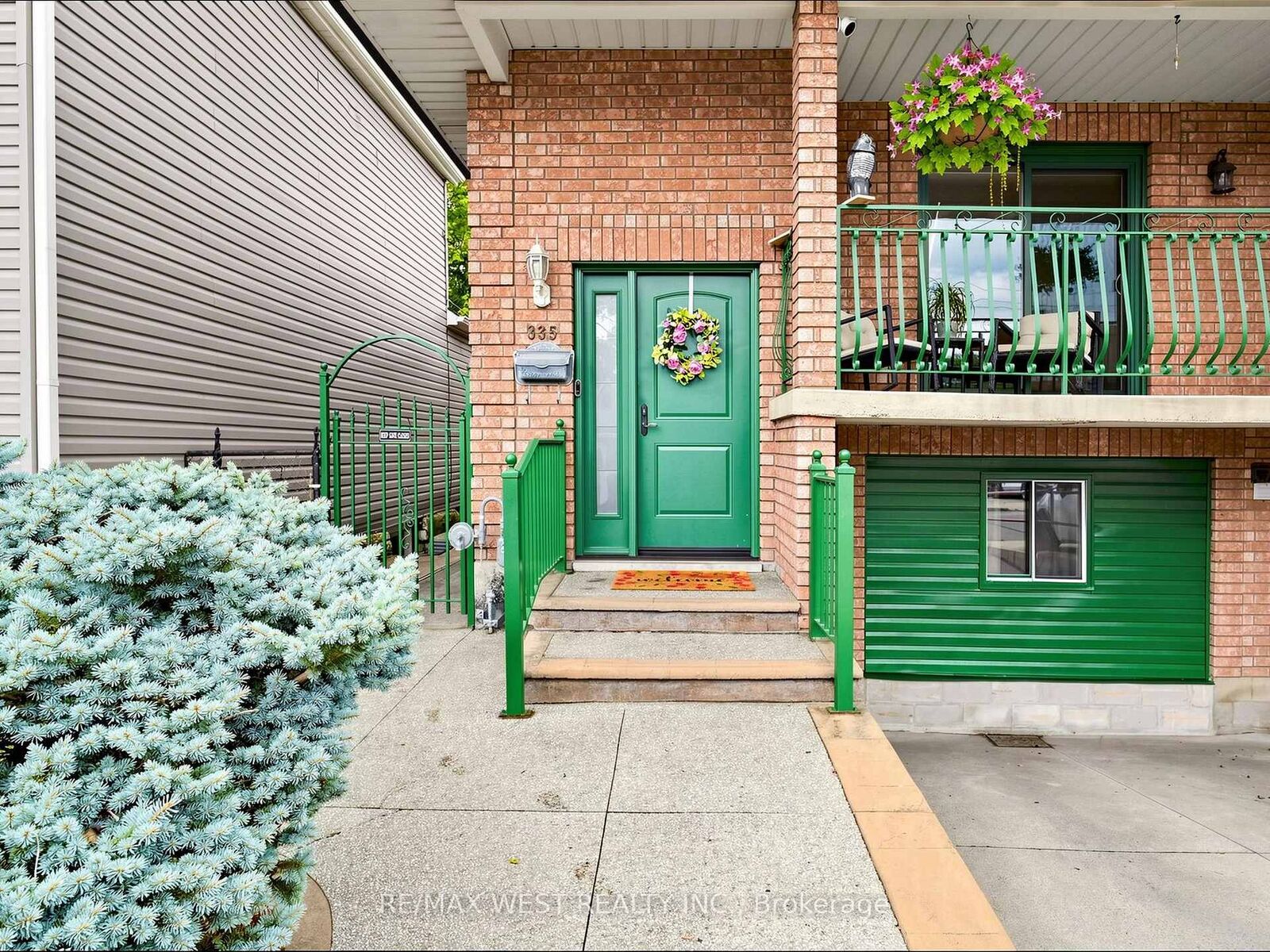 Property Photo: 335 East Avenue N ON L8L 5J6