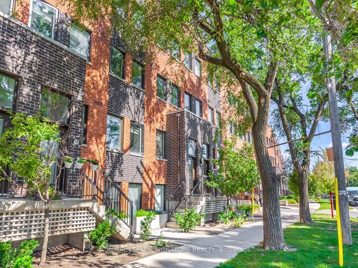 Property Photo:  68 Winston Park Boulevard 60  ON M3K 1C3 