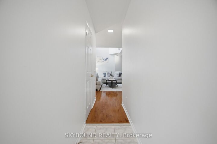 Property Photo: 3906 Zenith Court ON L5N 6Z8