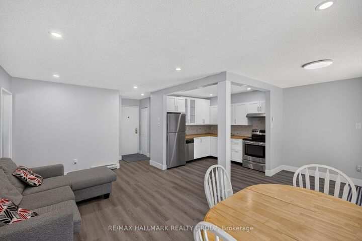 Property Photo:  2080 Ogilvie Road 9J  ON K1J 7N8 