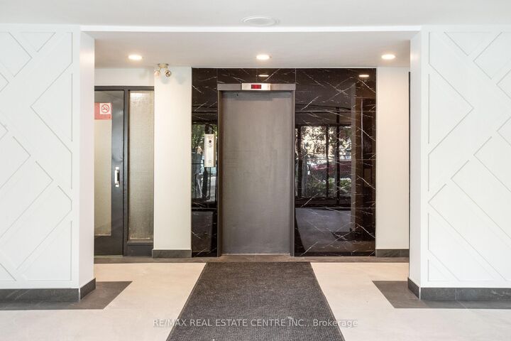 Property Photo: 5 Hill Heights Road 307 ON M8Y 1Y9
