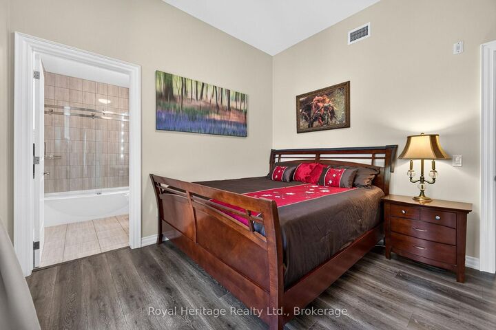 Property Photo:  25 King Street 204  ON K9V 1C4 