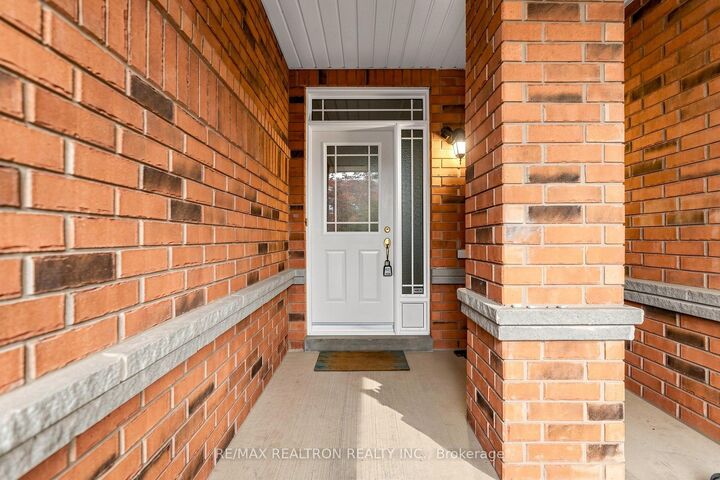Property Photo:  142 Mistywood Crescent W  ON L4J 9K3 