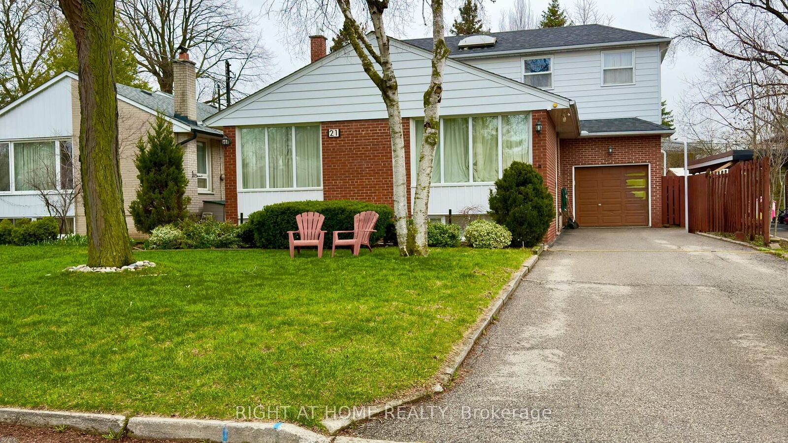 Property Photo:  21 Mitre Place  ON M9R 3C5 