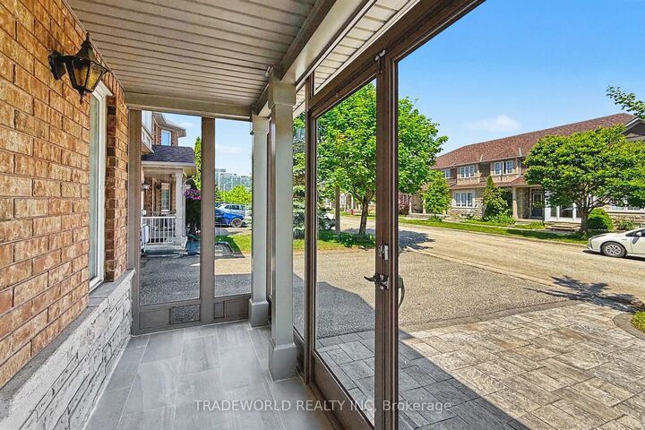 Property Photo:  25 Bassett Avenue  ON L4B 4J9 