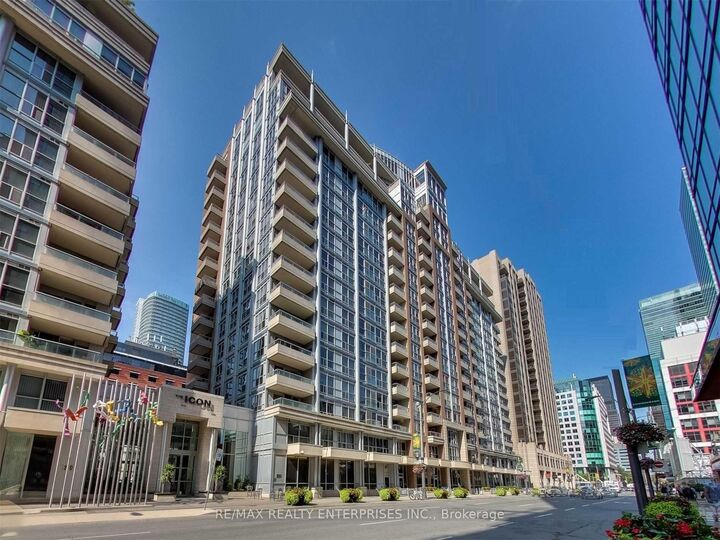 Property Photo:  250 Wellington Street W 1435  ON M5V 3P6 