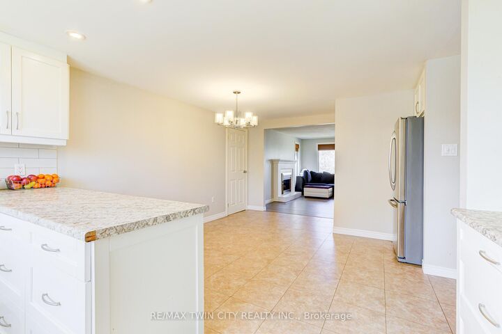 Property Photo:  22 Blackhorne Crescent  ON N2E 1T1 