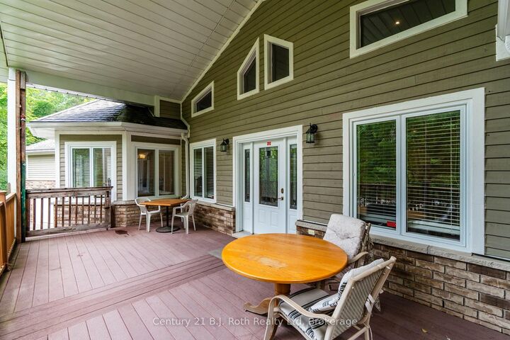 Property Photo: 11 Rue Karola Road ON L0L 2J0