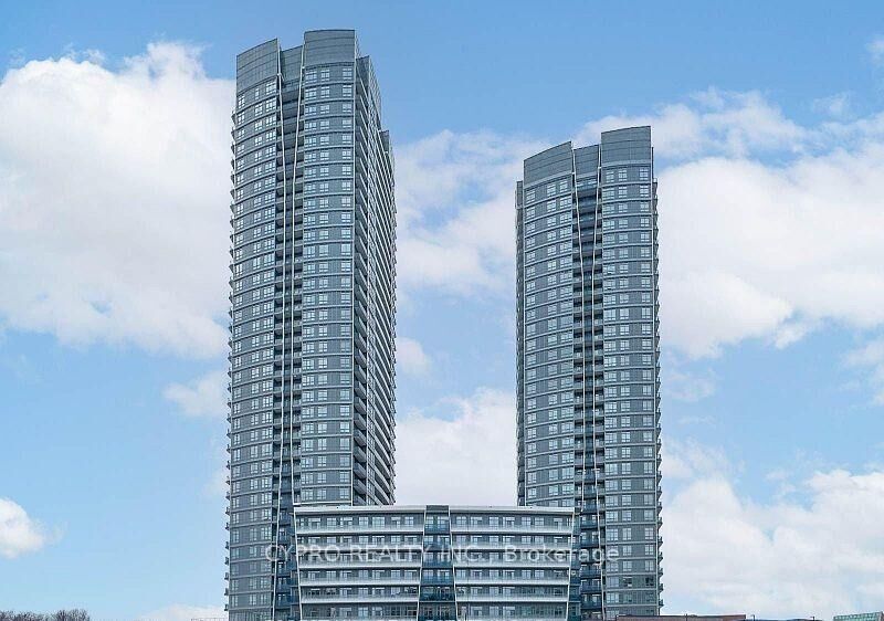 Property Photo: 50 Upper Mall Way 1607 ON L4J 0L8