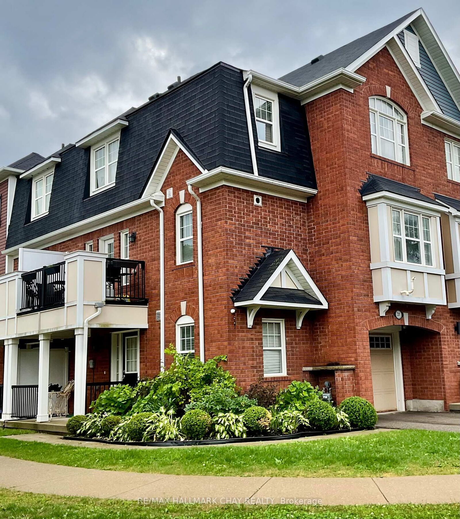 Property Photo:  31 Colonel Frank Ching Crescent  ON L6Y 5W5 