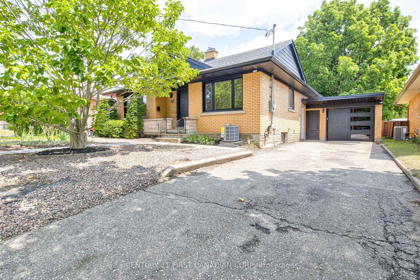 Property Photo:  189 Eighth Avenue  ON N2C 1S5 