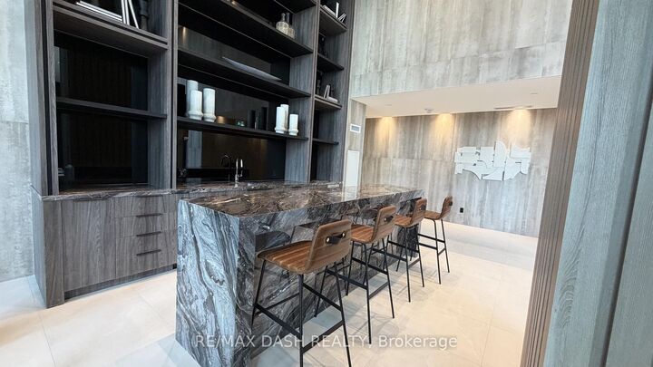 Property Photo:  6 Flavelle Trail 1113  ON L4L 1V8 