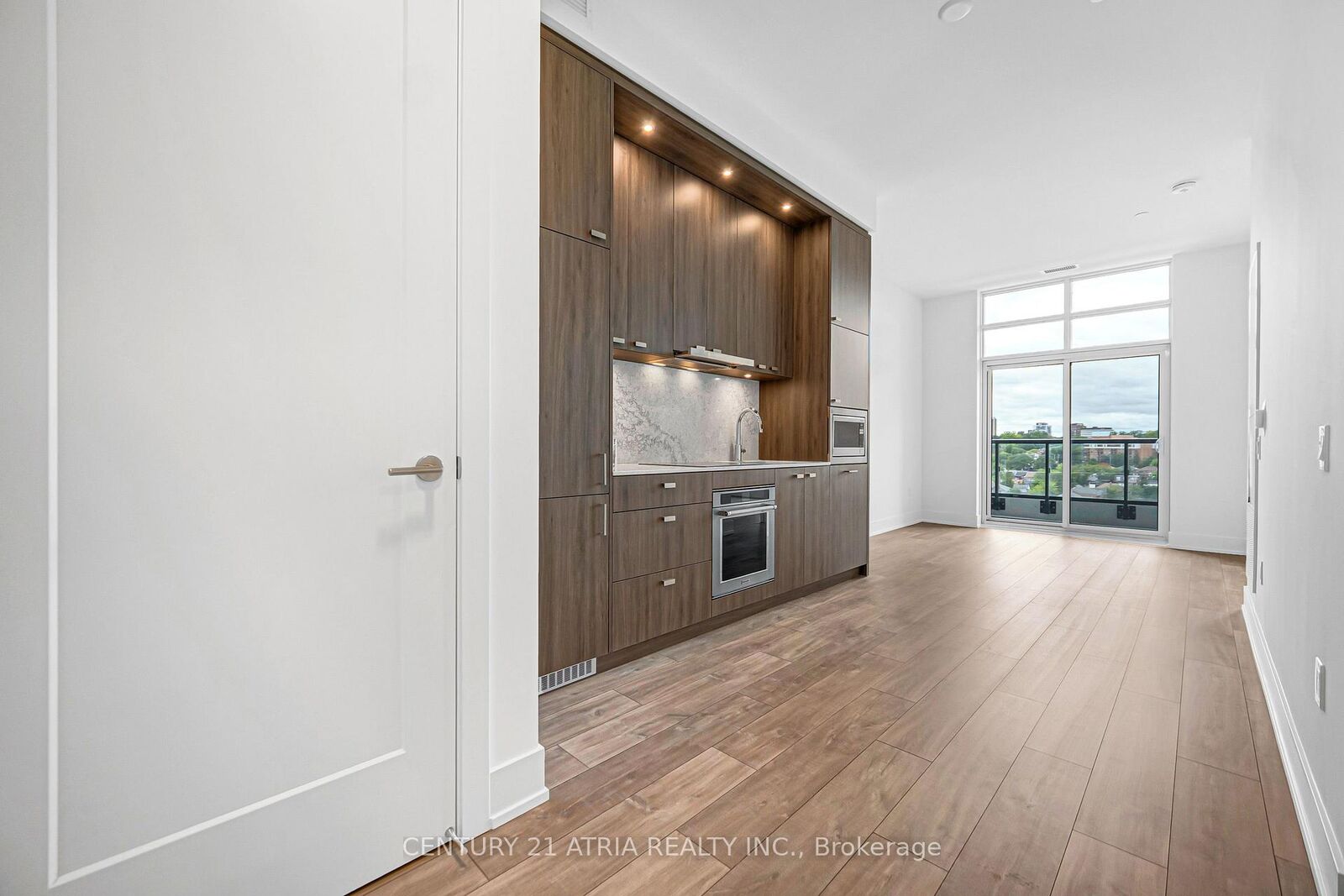 Property Photo:  858 Dupont Street Ph19  ON M6G 0C1 