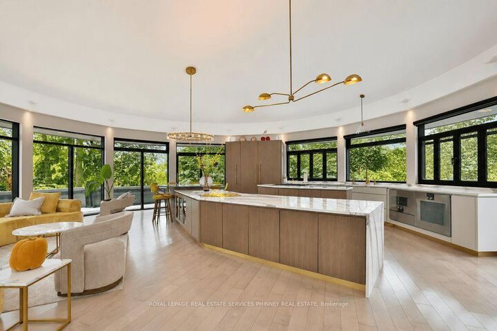 Property Photo:  1352 Nocturne Court  ON L5H 2L8 