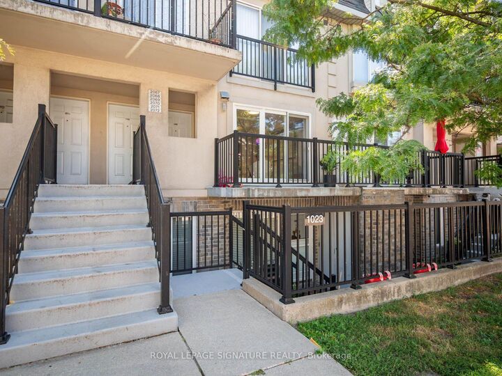 Photo de la propriété:  65 George Appleton Way 2067  ON M3M 0A2 