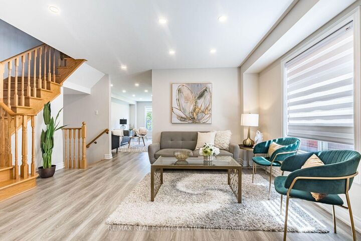 Property Photo:  3172 Baron Drive  ON L5M 6V6 