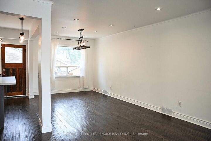 Property Photo:  7 North Heights Road  ON M9B 2T2 