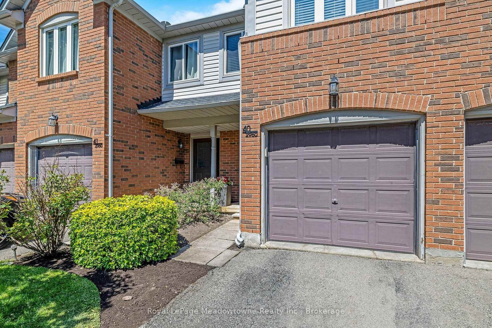 Property Photo:  2960 Headon Forest Drive 40  ON L7M 4G5 
