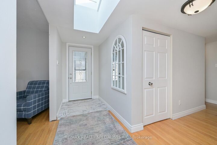 Property Photo:  8 Beechwood Crescent  ON L6T 1Y1 