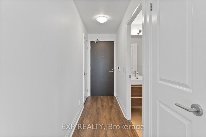 Property Photo:  15 Zorra Street 1202  ON M8Z 0C1 