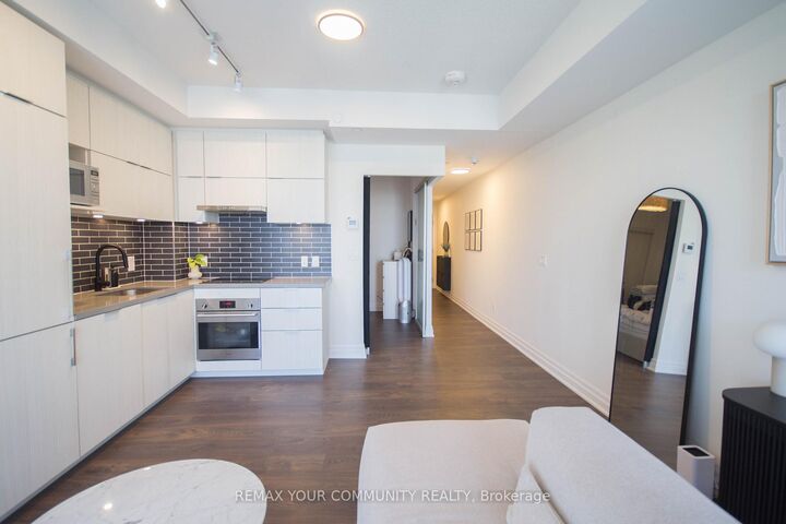 Property Photo:  10 Rouge Valley Drive W 1005  ON L6G 0G9 