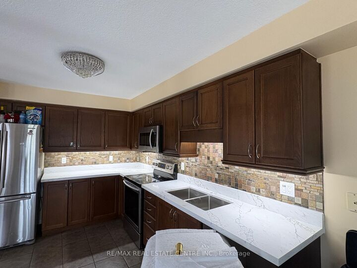 Property Photo:  2 Sophia Crescent  ON N2R 1X5 