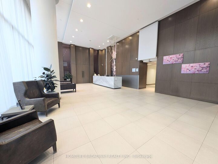 Property Photo: 121 McMahon Drive 3609 ON M2K 0C1