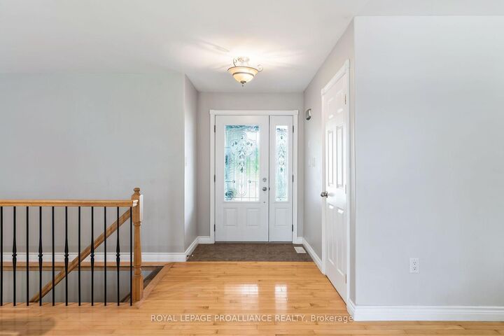Property Photo:  7 Albert Street  ON K0E 1T1 