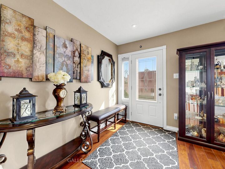 Property Photo:  36 Elmvale Boulevard  ON L4A 2Y3 