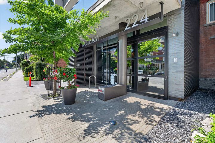 Property Photo:  224 Lyon Street N 1411  ON K1R 0C1 