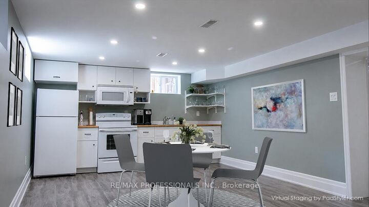 Property Photo: 7 Sedgebrook Crescent Lower ON M9B 2X2