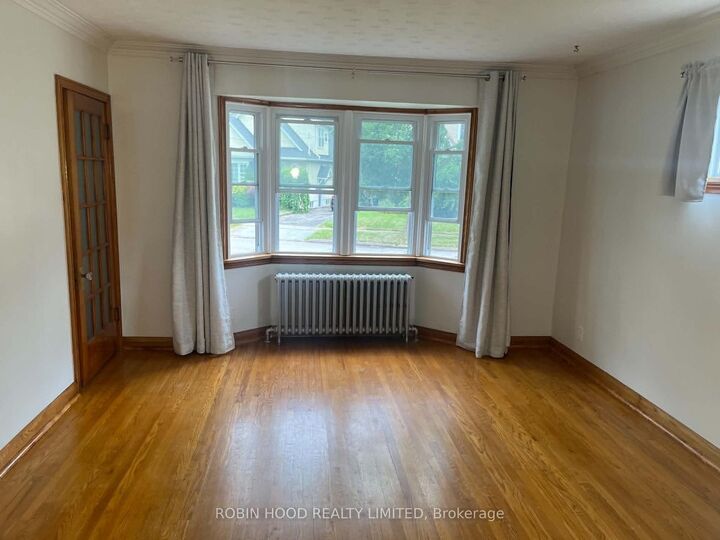 Property Photo:  6 Kingsway Crescent 1  ON L2N 1A6 