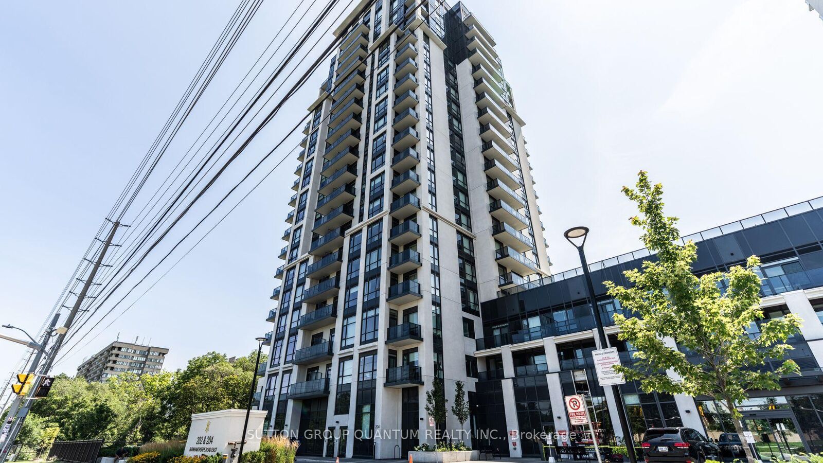 Property Photo:  204 Burnhamthorpe Road 1105  ON L5A 0B3 