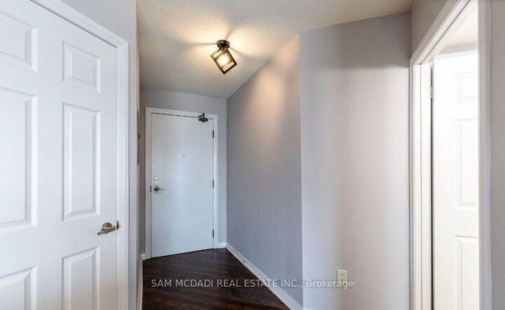 Property Photo:  220 Forum Drive 804  ON L4Z 4K1 