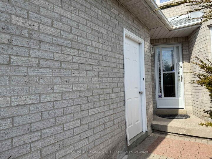 Property Photo:  