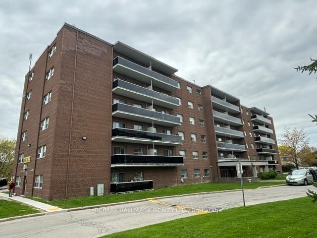 Property Photo: 515 North Service Road 2-102 ON L5A 1B3