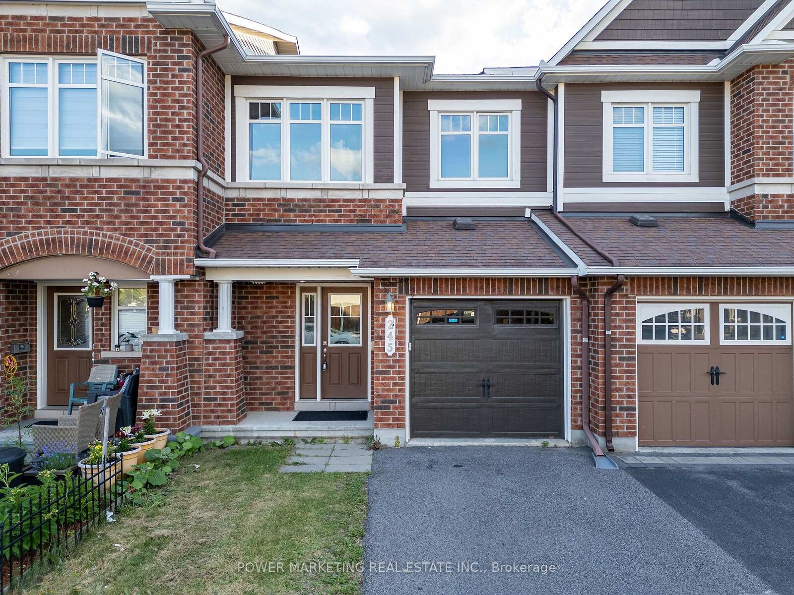 Property Photo:  245 Silvermoon Crescent  ON K4A 0P8 