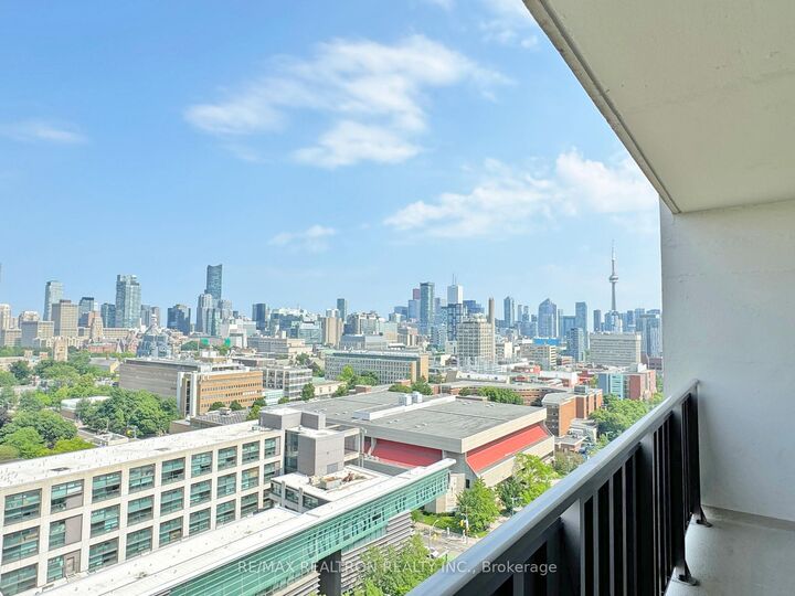 Property Photo:  666 Spadina Avenue 810  ON M5S 2H8 