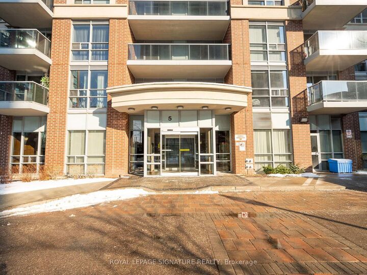 Property Photo:  5 Michael Power Place 901  ON M9A 0A3 